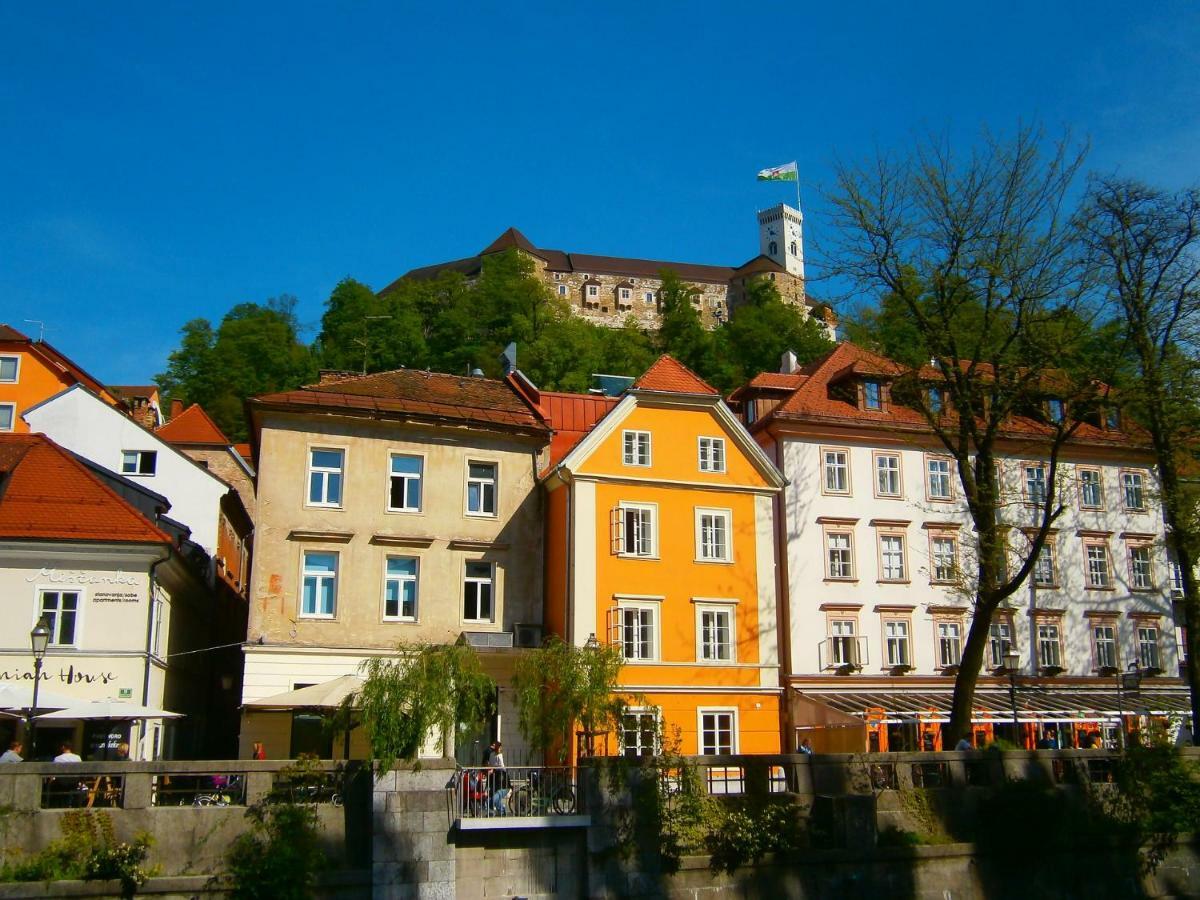 Central Apartments With Parking Ljubljana Exteriör bild